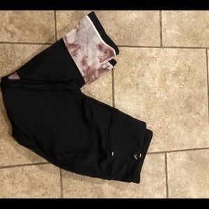 Calia by Carrie Underwood leggings